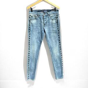 🌻6THNBRHD Studded Light Wash Skinny Jeans Size 30 {new condition]